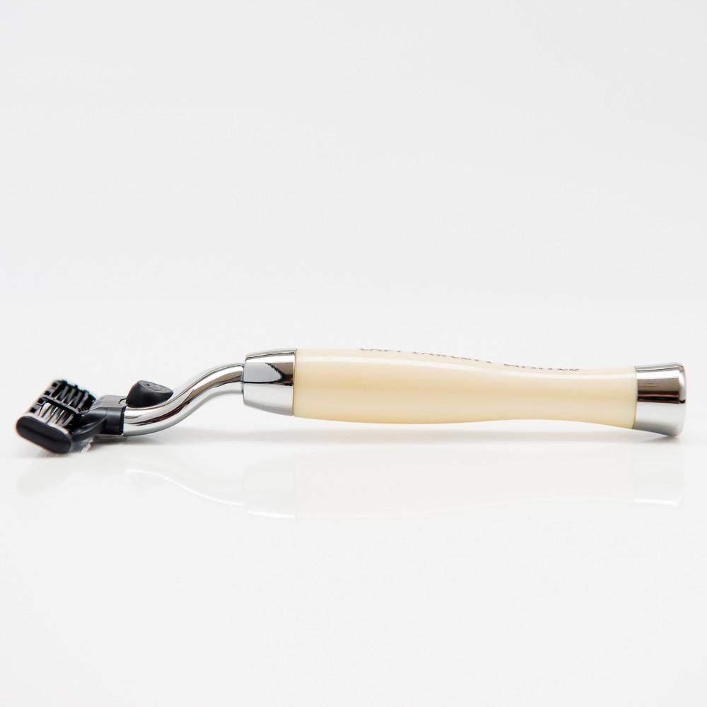 CAPTAIN FAWCETT HANDCRAFTED MACH 3 RAZOR WITH LUXURY LEATHER CASE